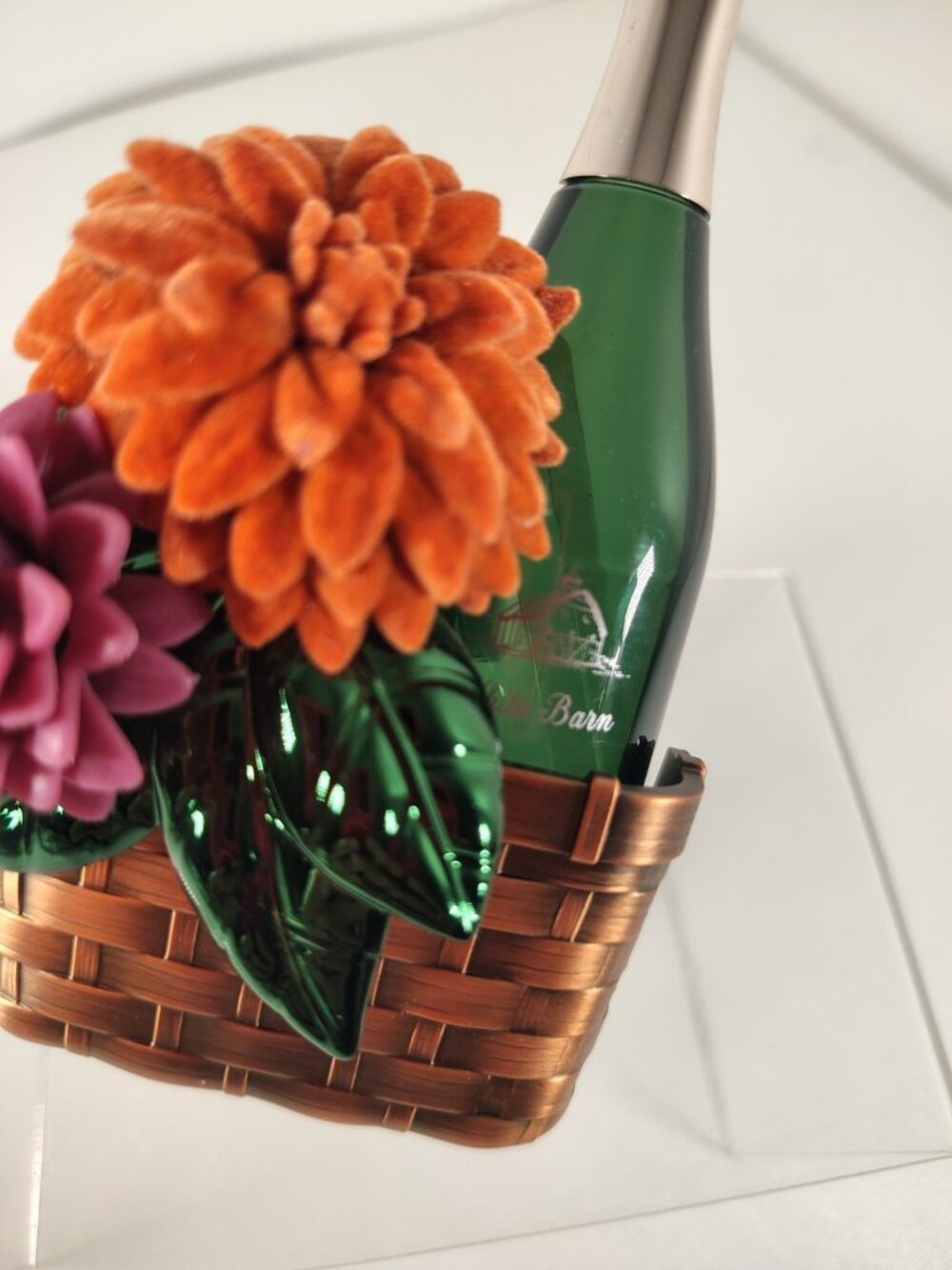 BATH & BODY WORKS WALLFLOWERS HOME FRAGRANCE PLUG UNIT WINE BASKET FLOWERS - Picture 2 of 4